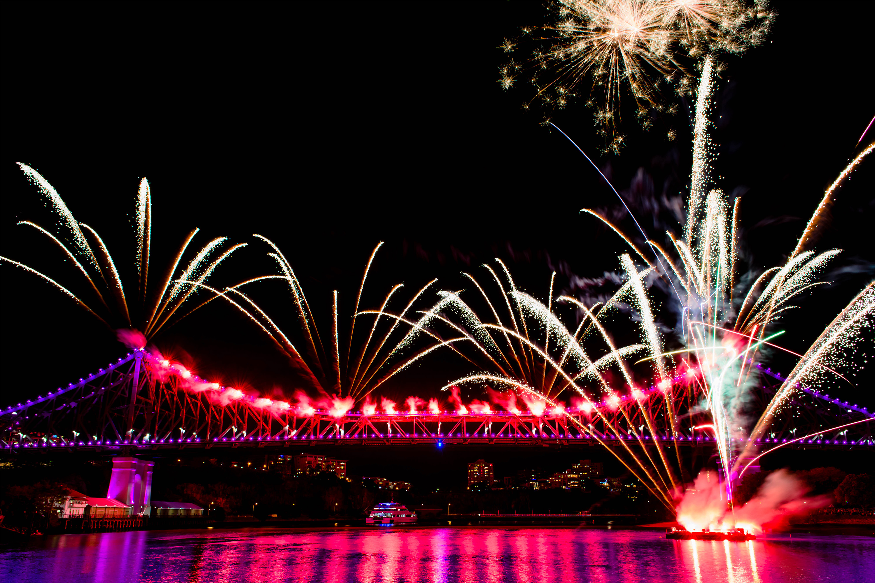 Brisbane Riverfire 2014