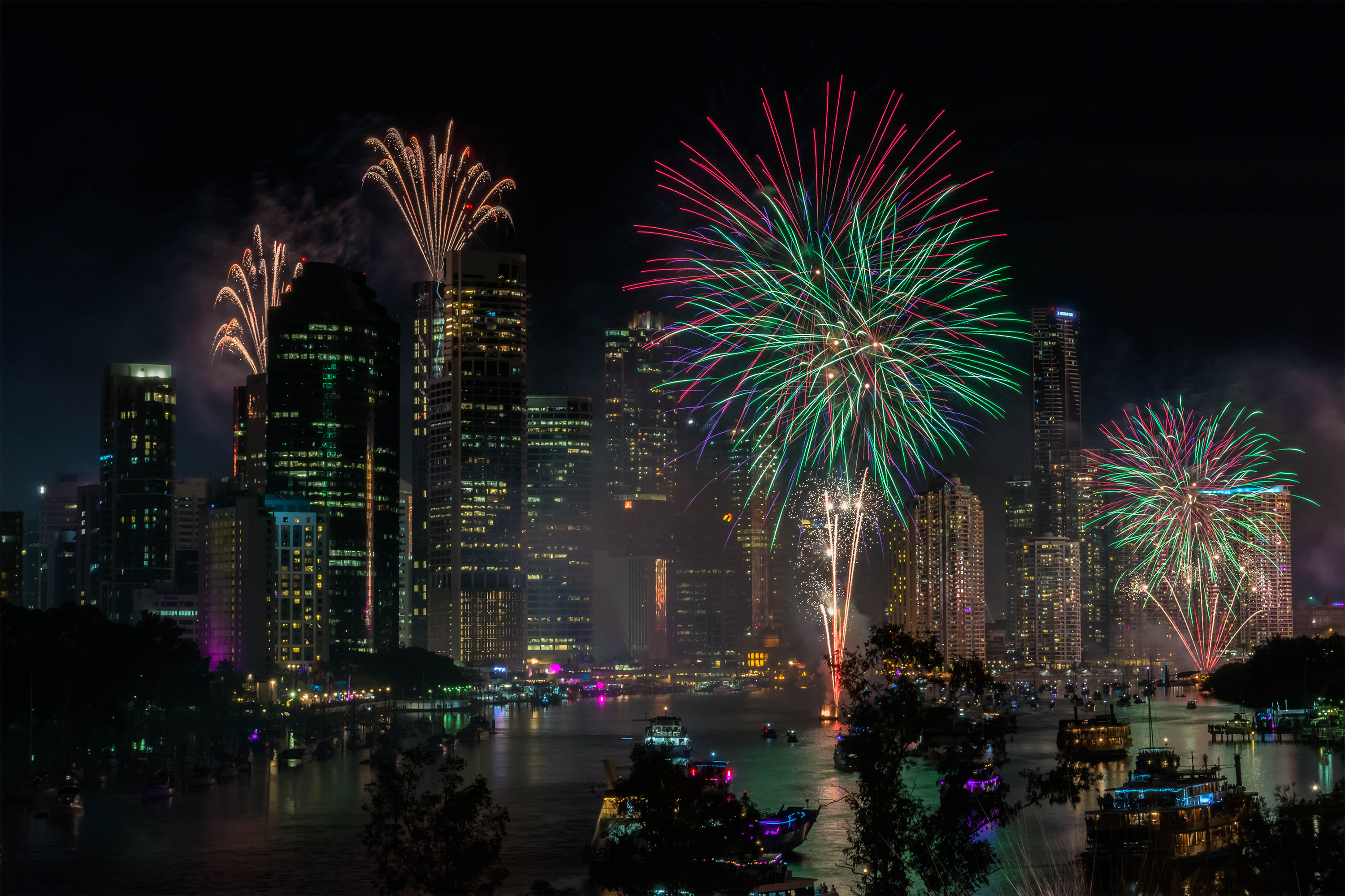 Fireworks in the sky above Brisbane for Riverfire